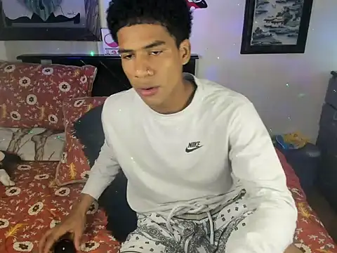 Snapshot of JUANBIGCOCK21CM chatting on 11.16.25 JUANBIGCOCK21CM online show from 11.16.25