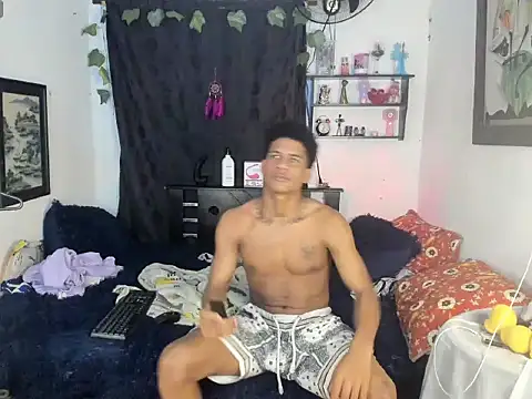 Snapshot of JUANBIGCOCK21CM chatting on 12.01.25 JUANBIGCOCK21CM online show from 12.01.25