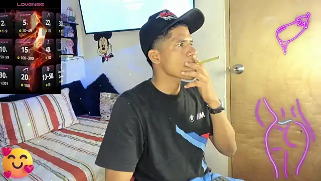 Snapshot of JUANBIGCOCK21CM chatting on 03.13.26 JUANBIGCOCK21CM online show from 03.13.26