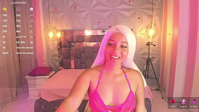 Saloome collins online show from 11.12.25