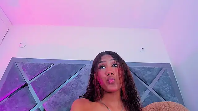 luciagray1 online show from 11.16.25