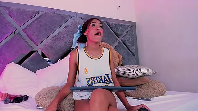 luciagray1 online show from 12.03.25