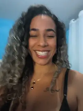 Snapshot of vivianeleoa chatting on 07.28.26 vivianeleoa online show from 07.28.26