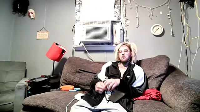 Snapshot of trickydickydaddy chatting on 05.29.26 trickydickydaddy online show from 05.29.26