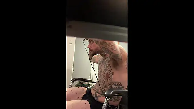 Snapshot of trickydickydaddy chatting on 06.18.26 trickydickydaddy online show from 06.18.26