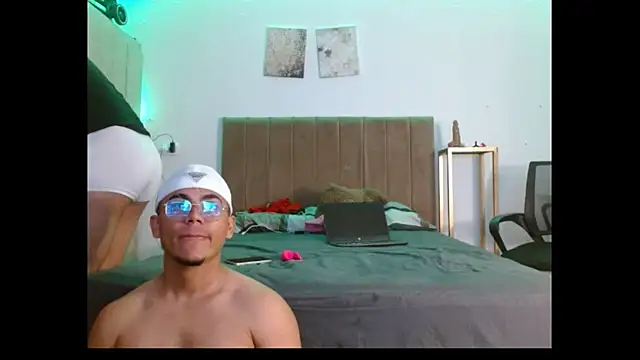 noahurda21 online show from 11.16.25