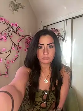 ValayaNoire online show from 12.17.25