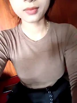 Snapshot of Hini68 chatting on 11.11.25 Hini68 online show from 11.11.25