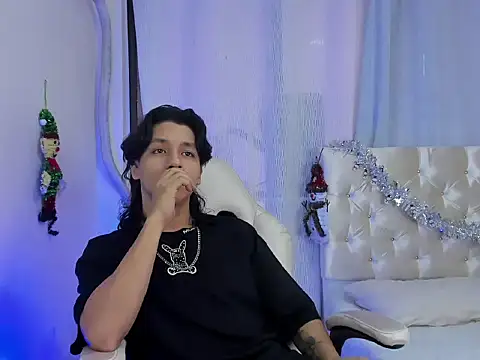 Snapshot of trevor_belmontt chatting on 11.26.25 trevor belmontt online show from 11.26.25