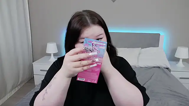 EvaNova  online show from 11.17.25