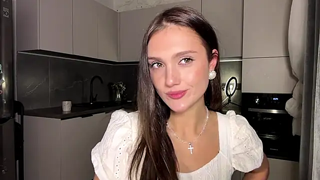 Snapshot of MagdaLavezzo chatting on 11.18.25 MagdaLavezzo online show from 11.18.25