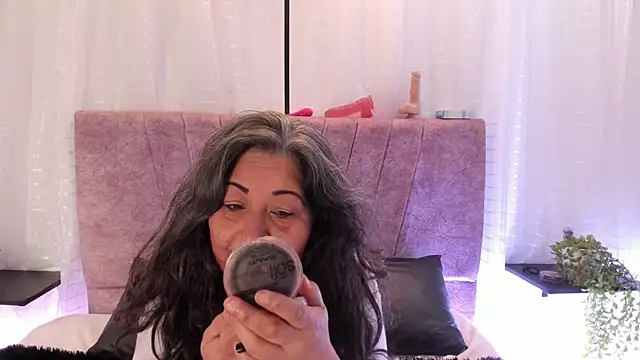 Victoriaa Anderson online show from 04.14.26