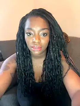 Snapshot of HotKaylaa chatting on 11.24.25 HotKaylaa online show from 11.24.25