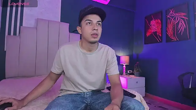 Snapshot of Diego_stone chatting on 11.22.25 Diego stone online show from 11.22.25