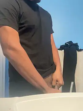 Snapshot of arnoldtrenp chatting on 11.08.25 arnoldtrenp online show from 11.08.25