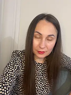 Snapshot of NikaGold7725 chatting on 11.09.25 NikaGold7725 online show from 11.09.25