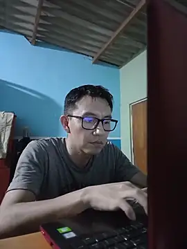 Snapshot of Maqui3 chatting on 02.26.26 Maqui3 online show from 02.26.26