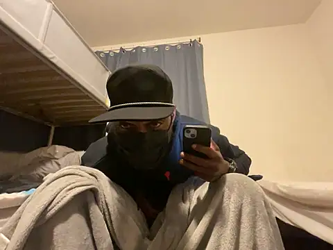 Snapshot of RonJameson2789 chatting on 11.11.25 RonJameson2789 online show from 11.11.25