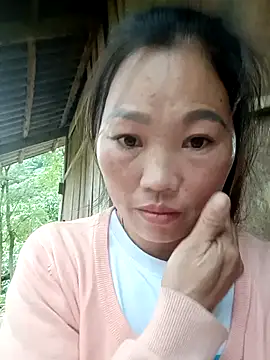 Snapshot of blonde_blg chatting on 11.09.25 blonde blg online show from 11.09.25