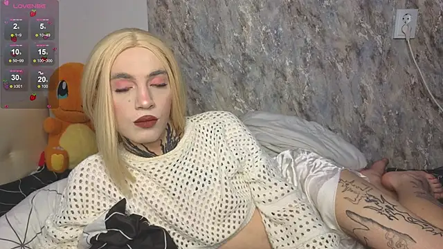 Snapshot of 1lola4ka chatting on 11.10.25 1lola4ka online show from 11.10.25