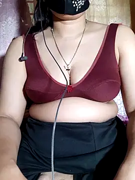 Snapshot of HotGirl23231 chatting on 04.29.26 HotGirl23231 online show from 04.29.26