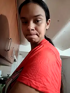 kyliecastell online show from 11.11.25