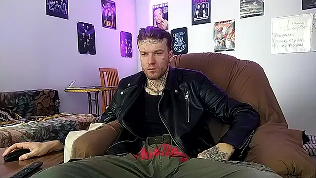 Huntall77 online show from 01.11.26