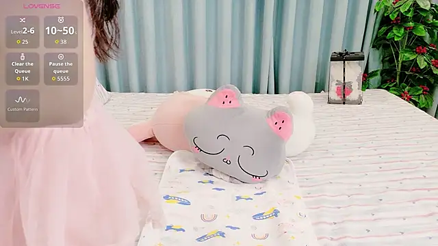 Snapshot of lunasexy_9x chatting on 06.14.26 lunasexy 9x online show from 06.14.26
