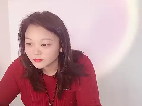 Snapshot of Lydia-Wei chatting on 11.16.25 Lydia-Wei online show from 11.16.25