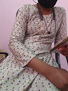 Iamyourdarling online show from 12.18.25