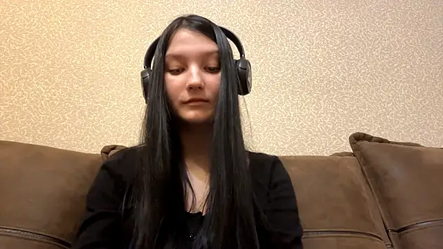 AurorAurora online show from 01.06.26