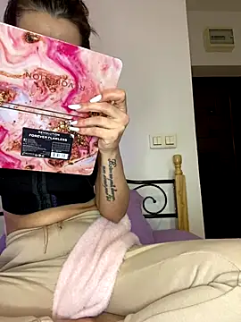 MissyDior8 online show from 11.25.25