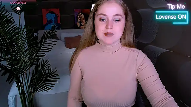 Kate Moan online show from 11.26.25