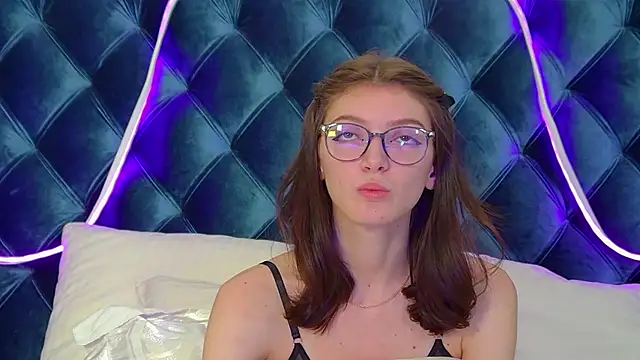 Snapshot of SophiaProve chatting on 11.21.25 SophiaProve online show from 11.21.25