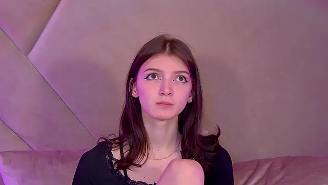 Snapshot of SophiaProve chatting on 11.24.25 SophiaProve online show from 11.24.25