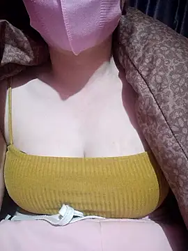 Snapshot of MiHeni chatting on 01.06.26 MiHeni online show from 01.06.26