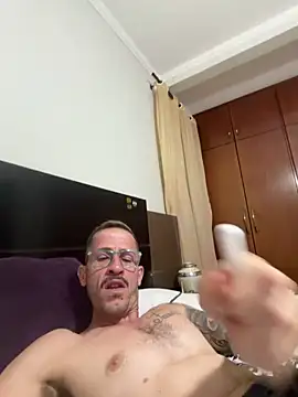 Snapshot of Lucasjandre chatting on 05.16.26 Lucasjandre online show from 05.16.26