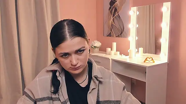 ShanelLevoy online show from 11.14.25