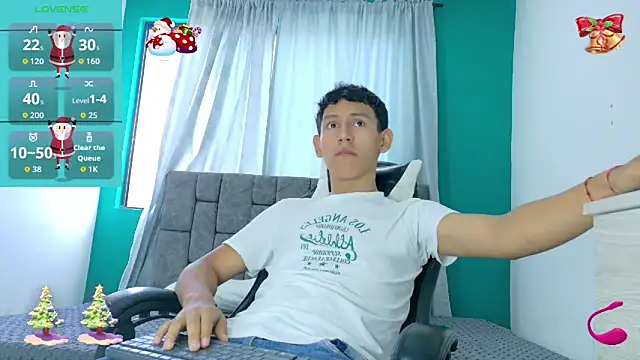 Snapshot of FelipeGonzalezz chatting on 11.28.25 FelipeGonzalezz online show from 11.28.25