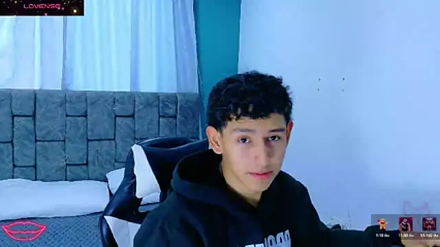 Snapshot of FelipeGonzalezz chatting on 01.15.26 FelipeGonzalezz online show from 01.15.26