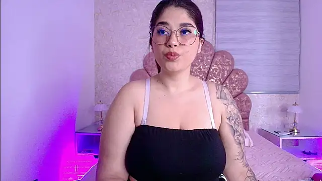 mia fontana  online show from 11.27.25
