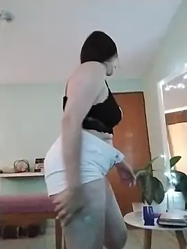 Snapshot of Samantha_curvy1 chatting on 11.29.25 Samantha curvy1 online show from 11.29.25