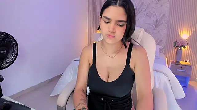 Kim stonee online show from 11.19.25