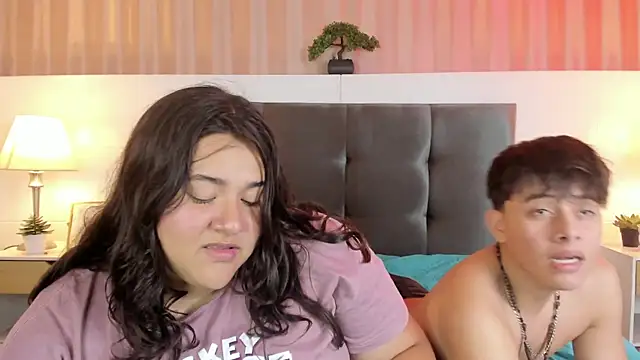 Snapshot of Candy_lovelly chatting on 11.23.25 Candy lovelly online show from 11.23.25