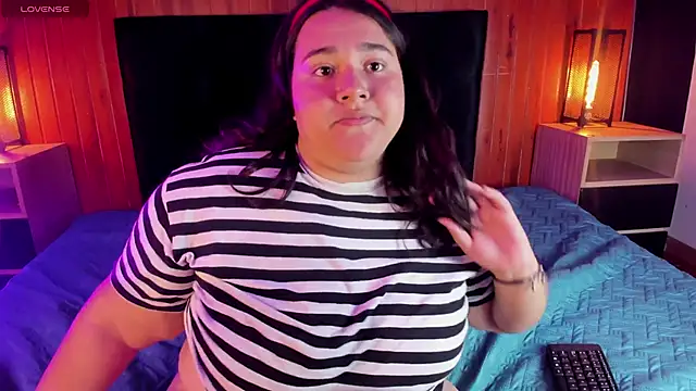 Snapshot of Candy_lovelly chatting on 11.24.25 Candy lovelly online show from 11.24.25