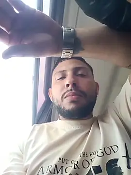 Snapshot of MAX_Jhonnson chatting on 11.24.25 MAX Jhonnson online show from 11.24.25