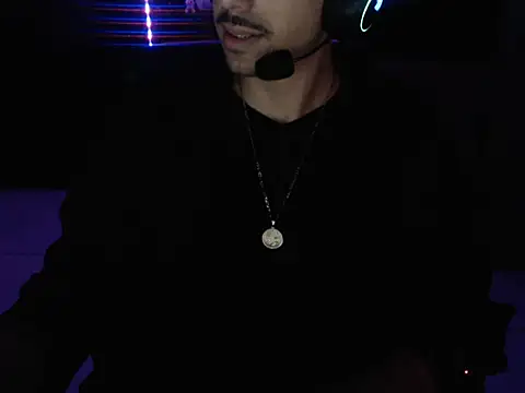 Snapshot of ExItEdErabbtis chatting on 11.14.25 ExItEdErabbtis online show from 11.14.25