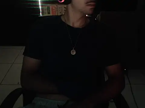 Snapshot of ExItEdErabbtis chatting on 11.15.25 ExItEdErabbtis online show from 11.15.25