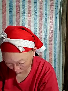 girl-hot2x online show from 04.12.26