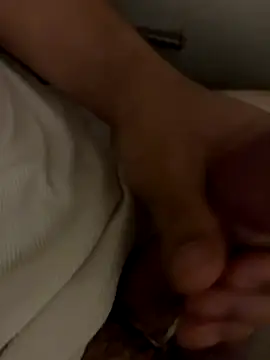 Snapshot of Saric13 chatting on 11.19.25 Saric13 online show from 11.19.25